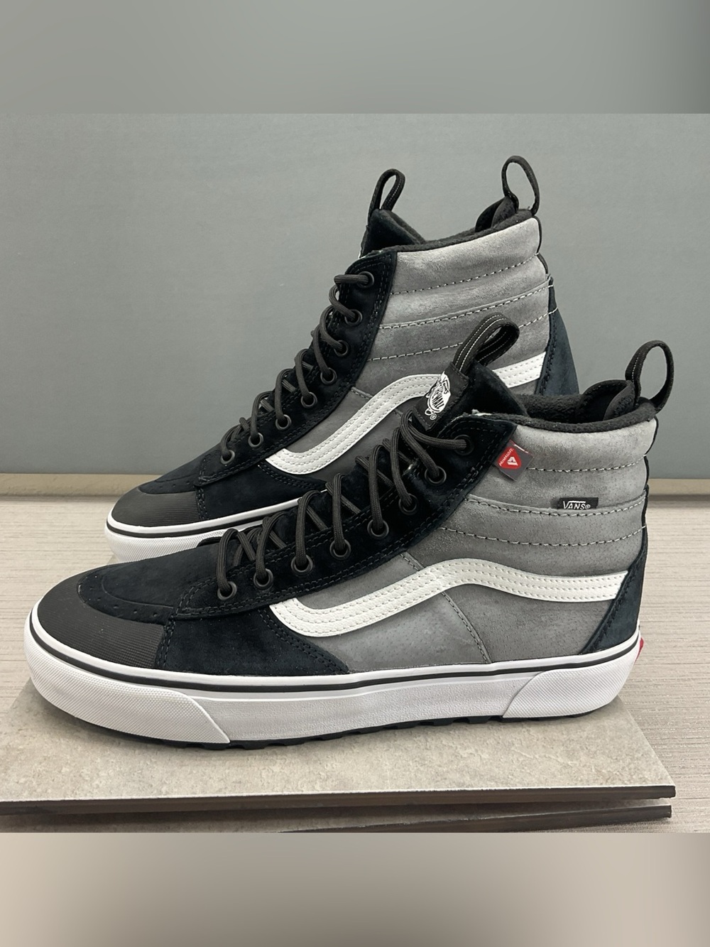 Vans Sk8-Hi MTE-2 Sneakers Mens 11 Pewter/Black HydroGuard Waterproof PrimaLoft